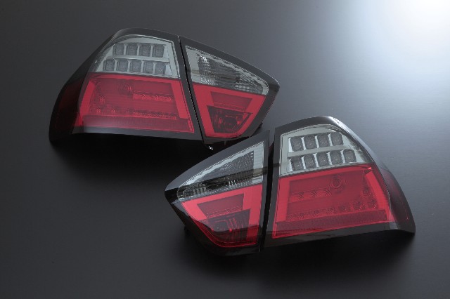 SONAR(ソナー) テールランプ LEDライトバー レッドスモーク BMW E90 2005～2008 3シリーズ  セダン｜PARTS.CO.JP（パーツシーオージェイピー）クレジット可